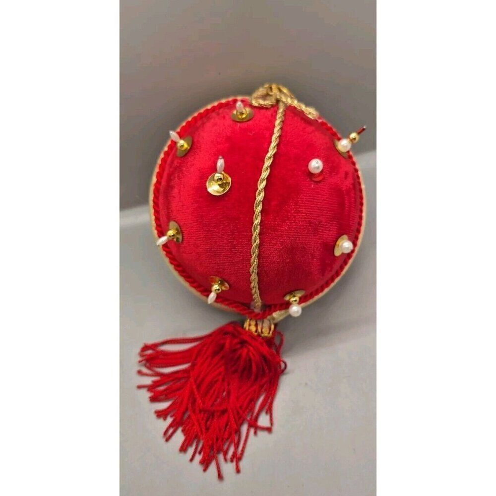 Lot of 4 Vintage Handmade Push Pin Beaded Ball Christmas Tree Ornaments - Picture 10 of 10